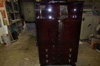 Sumptuous secretary covered in precious palisander veneers