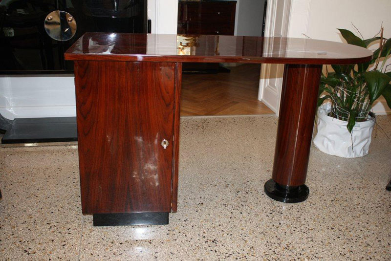 Kleiner, modernistischer Schreibtisch aus Palisanderfurnier
