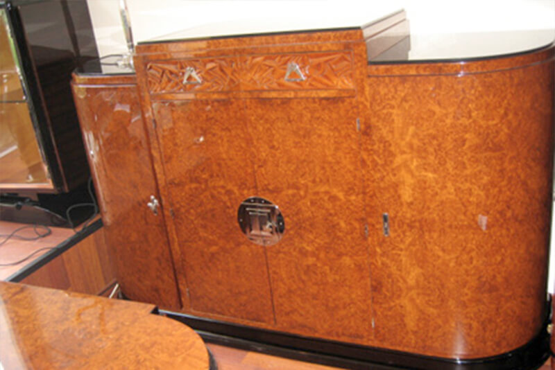 Edles Sideboard aus sehr schönem Amboinawurzelholz-Furnier