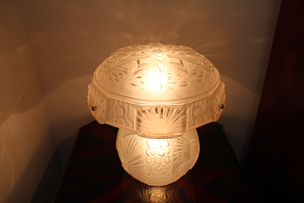 Große Tischlampe von Muller Frères