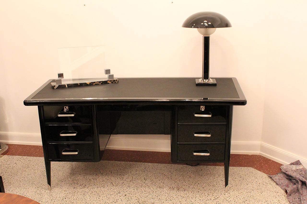 Eleganter Schreibtisch in Schwarzlack