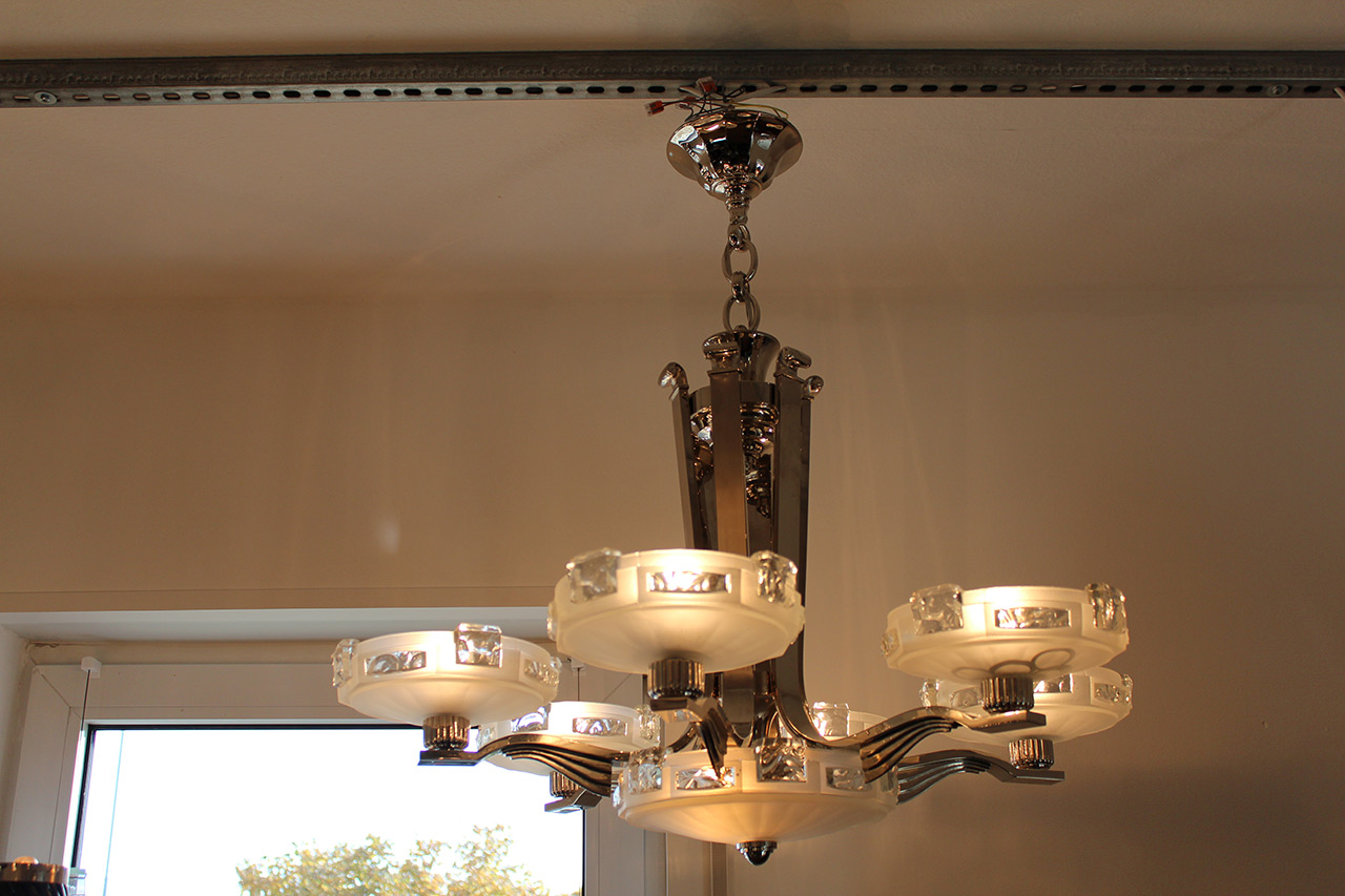 Schöne ausladende Deckenlampe von Petitot