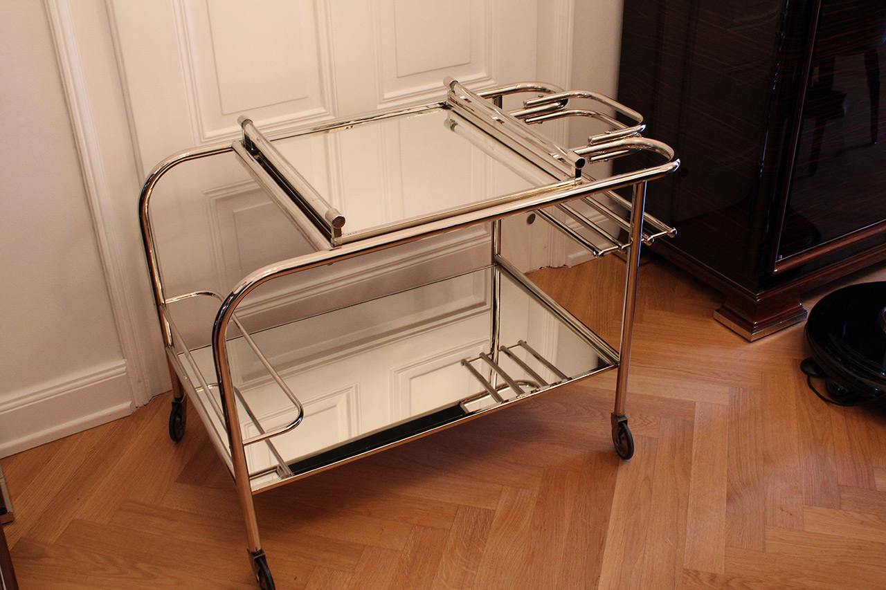 Großer schöner Barwagen