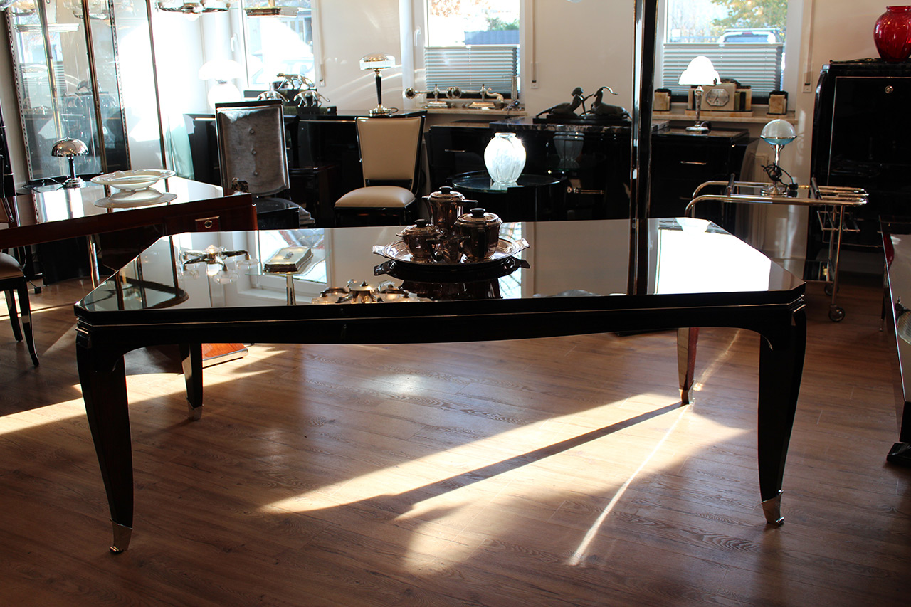 Hocheleganter Esstisch von Maurice Rinck