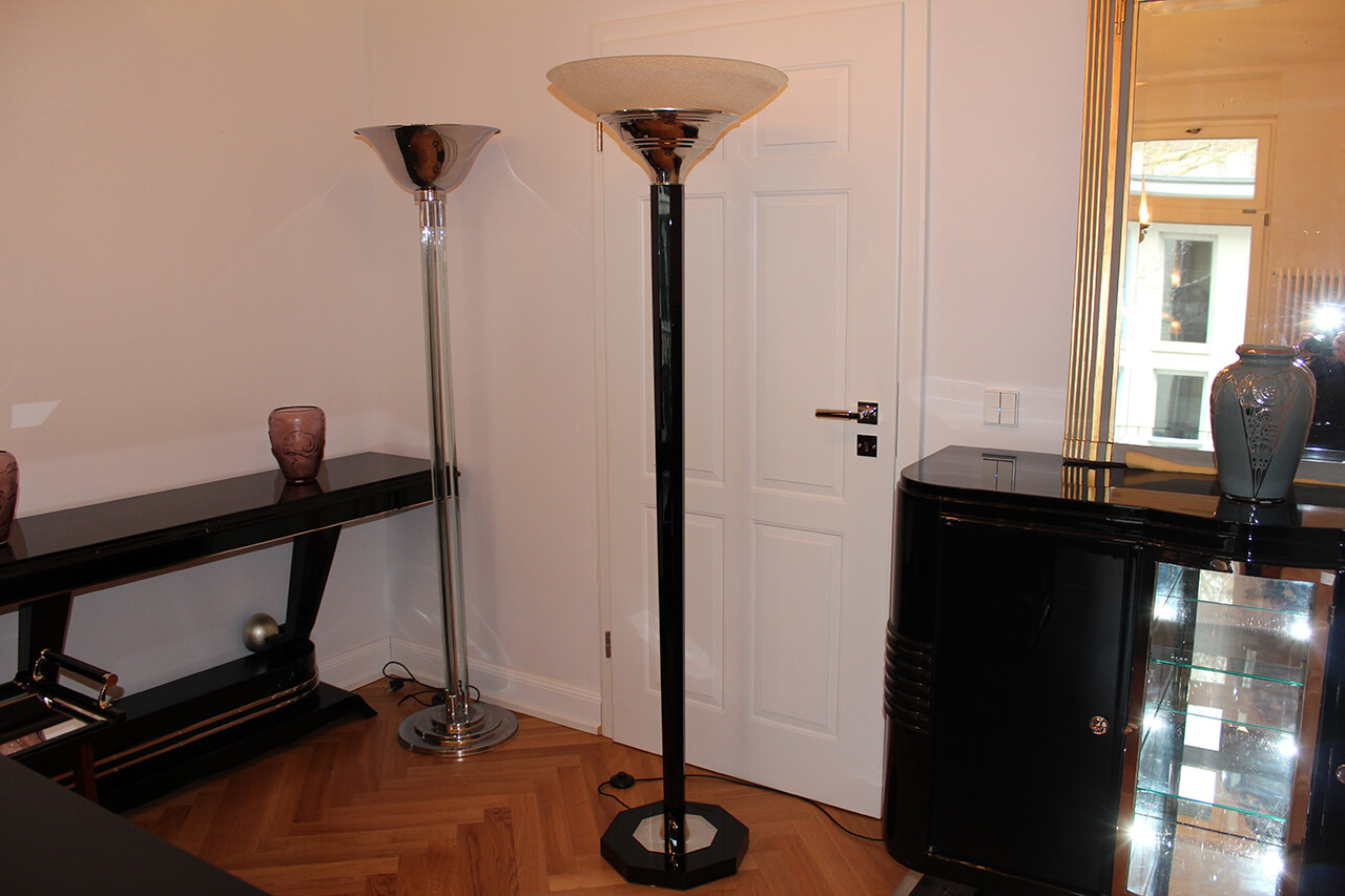 Große Stehlampe
