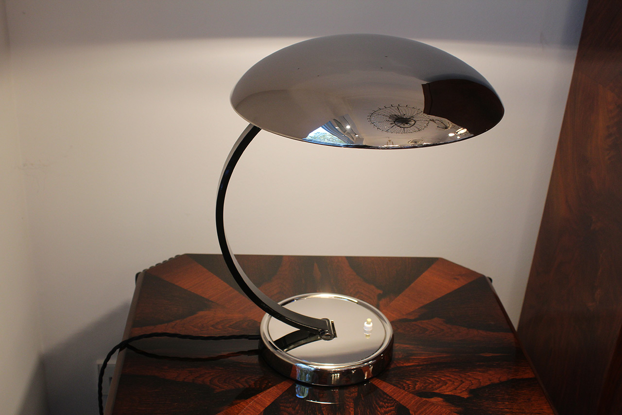 Elegante Schreibtischlampe