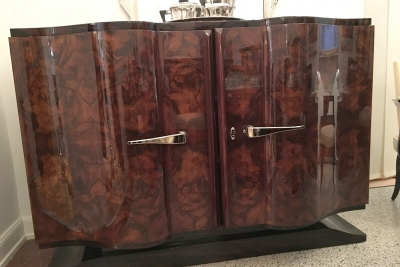 Sideboard in warmem Nussbaumfurnier